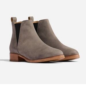 NISOLO‎ Gray Chelsea Eva Boots, size 7 NEW